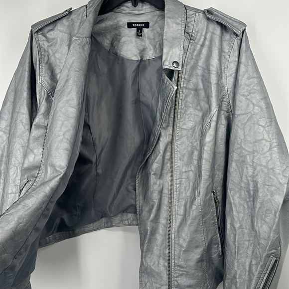 Torrid Plus Size 4 silver gray moto zip jacket - Picture 3 of 5